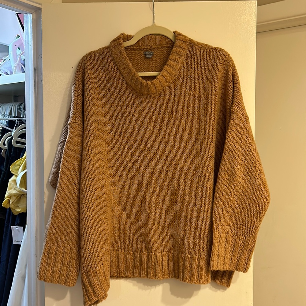 Like new Aerie oversized sweater. Camel color